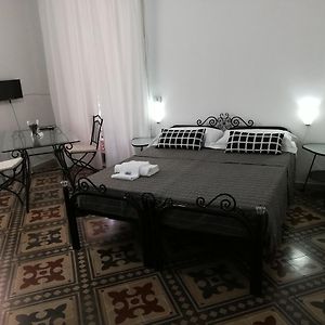 Aloi Rooms